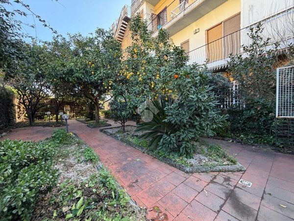 appartamento in vendita a Napoli in zona Posillipo