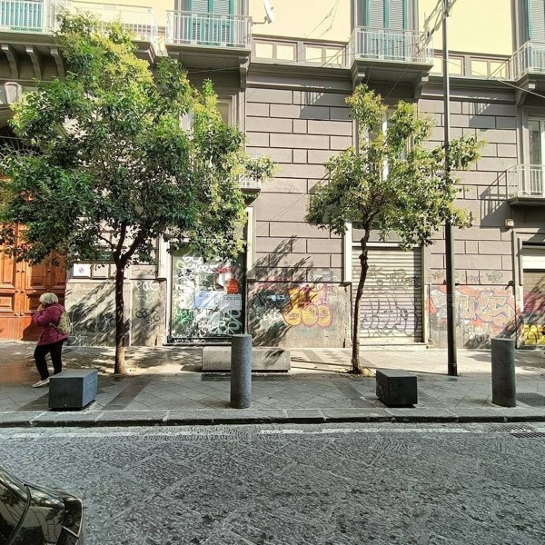 negozio in vendita a Napoli in zona Pendino / San Giuseppe