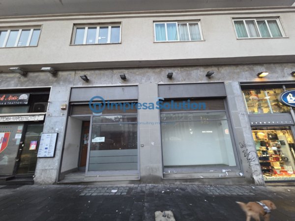 negozio in affitto a Napoli