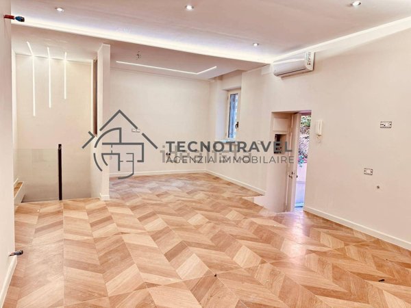 appartamento in vendita a Napoli in zona Posillipo