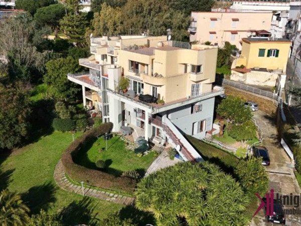 appartamento in vendita a Napoli in zona Posillipo
