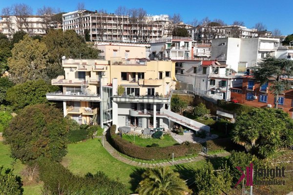appartamento in vendita a Napoli in zona Posillipo