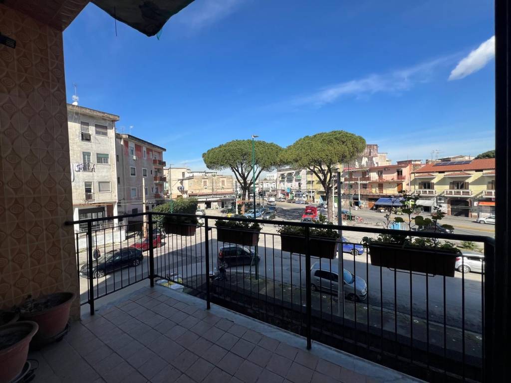 appartamento in vendita a Napoli in zona Secondigliano