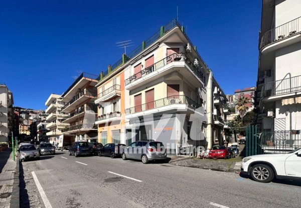 appartamento in vendita a Napoli in zona Chiaia