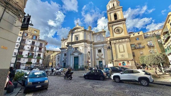 appartamento in vendita a Napoli in zona Stella