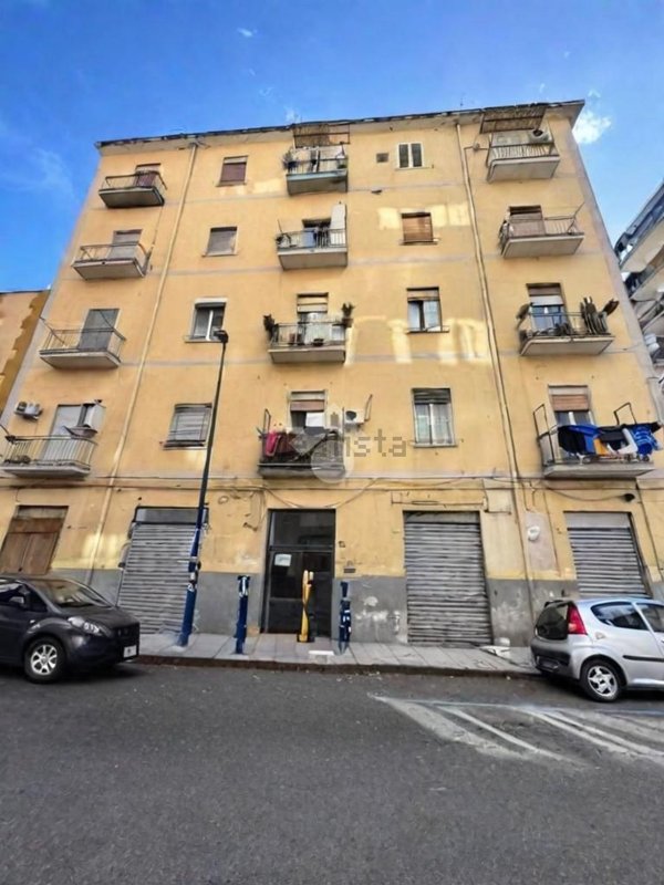 appartamento in vendita a Napoli in zona Vicaria