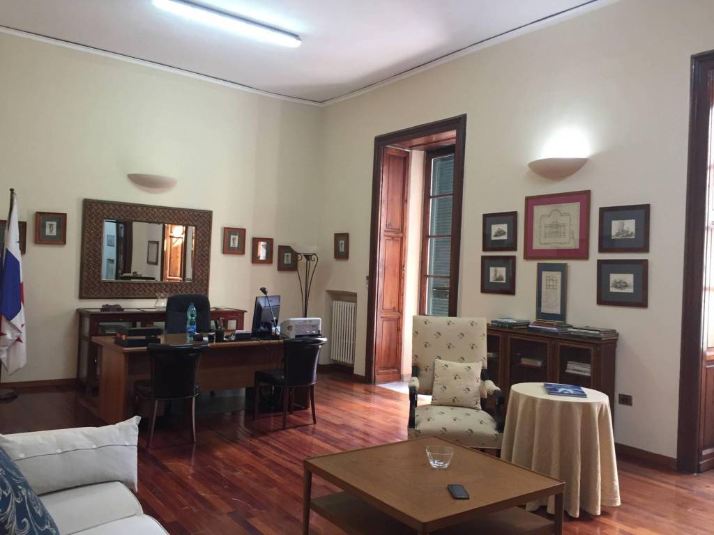 appartamento in vendita a Napoli in zona Pendino / San Giuseppe