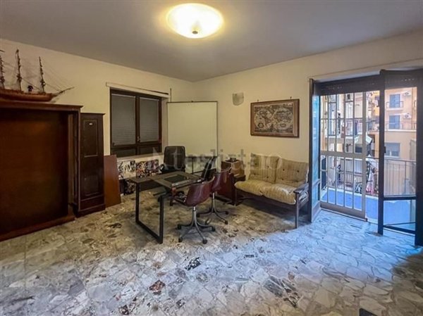 appartamento in vendita a Napoli in zona Mercato