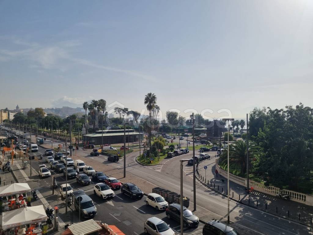 appartamento in vendita a Napoli in zona Chiaia