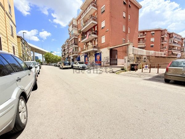 appartamento in vendita a Napoli in zona Poggioreale