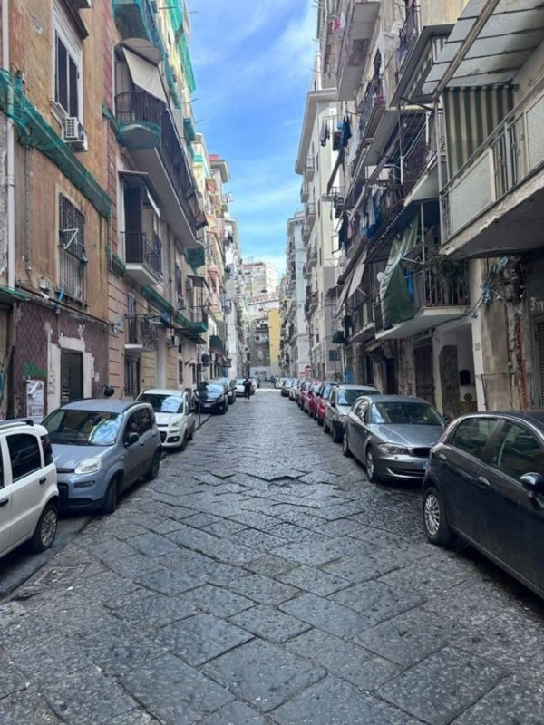 appartamento in vendita a Napoli in zona Arenella