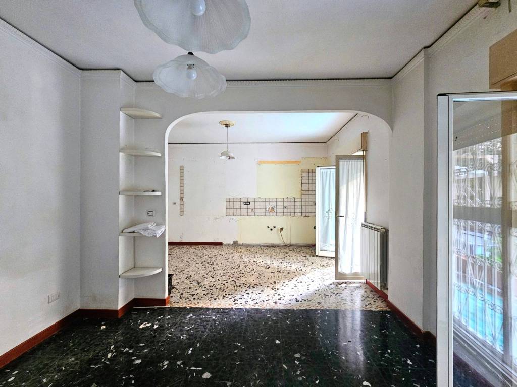 appartamento in vendita a Napoli in zona Stella