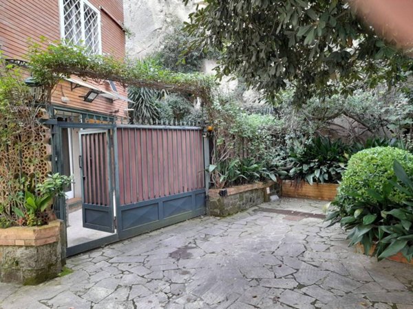 appartamento in vendita a Napoli in zona Posillipo