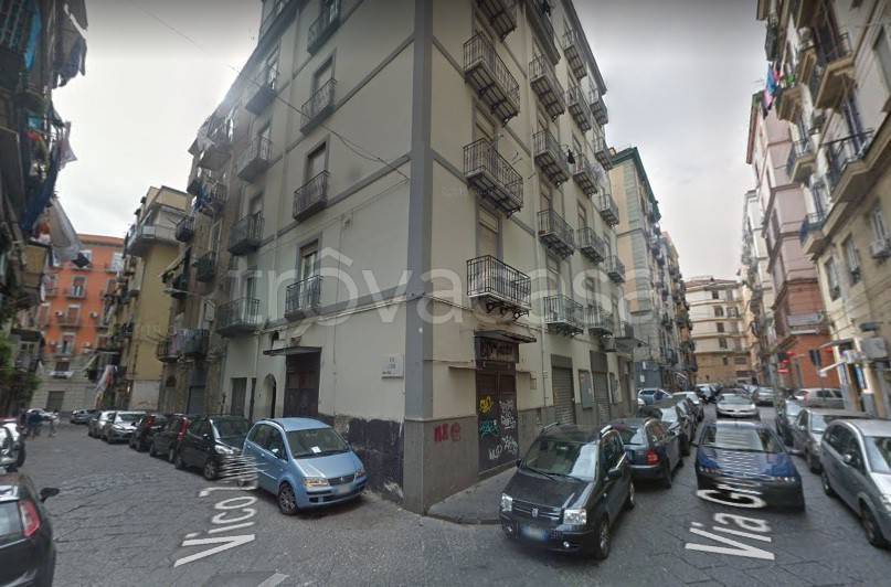 negozio in vendita a Napoli in zona Pendino / San Giuseppe