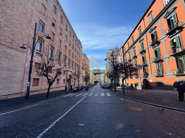 appartamento in vendita a Napoli in zona Chiaia