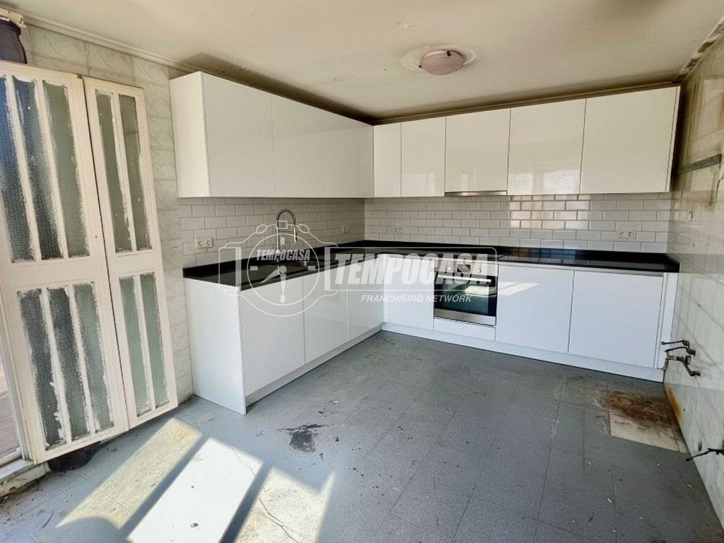 appartamento in vendita a Napoli in zona Fuorigrotta