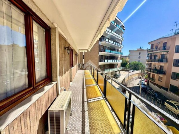 appartamento in vendita a Napoli in zona Arenella