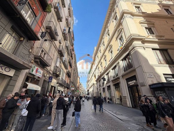 appartamento in vendita a Napoli in zona Mercato
