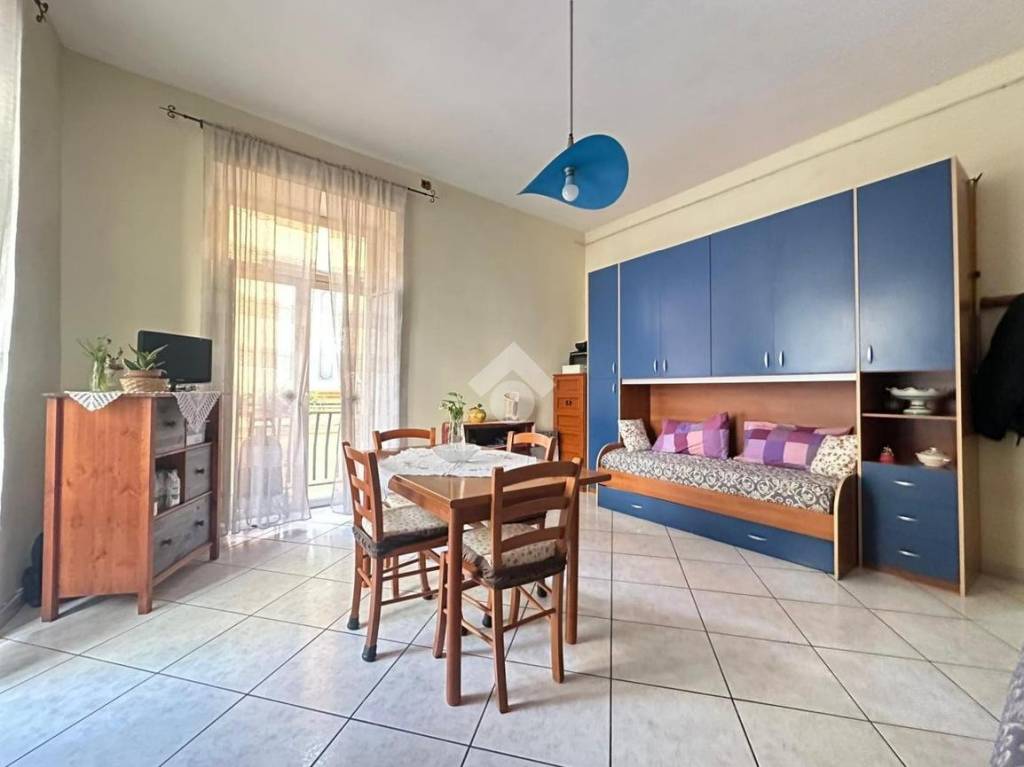 appartamento in vendita a Napoli in zona Chiaia