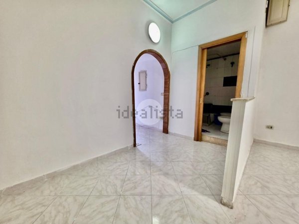 appartamento in vendita a Napoli in zona Chiaia