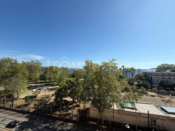 appartamento in vendita a Napoli in zona Chiaia