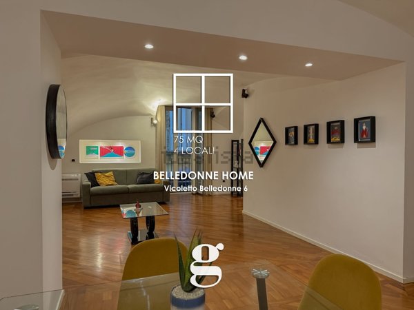 appartamento in vendita a Napoli in zona Chiaia