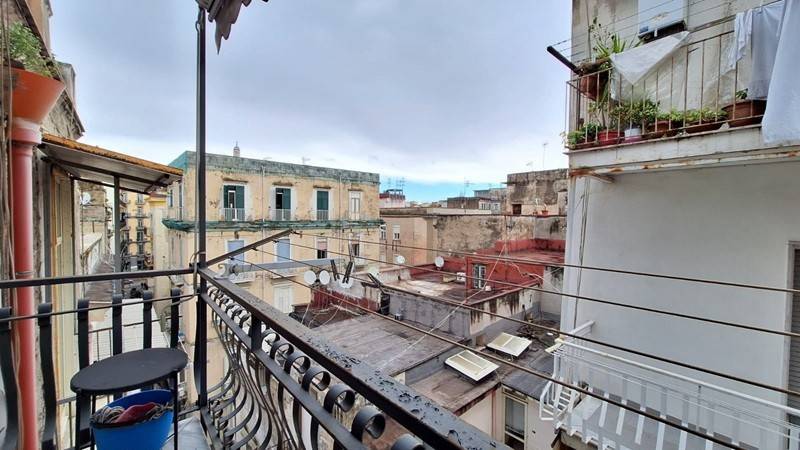 appartamento in vendita a Napoli in zona Stella