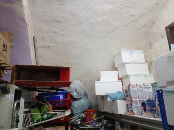 locale di sgombero in vendita a Napoli