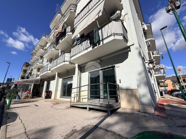 appartamento in vendita a Napoli in zona Pianura