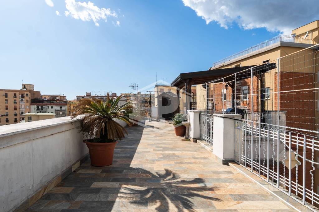 appartamento in vendita a Napoli in zona Arenella