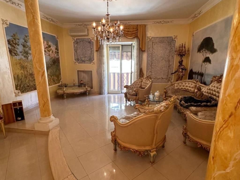 appartamento in vendita a Napoli in zona Pendino / San Giuseppe