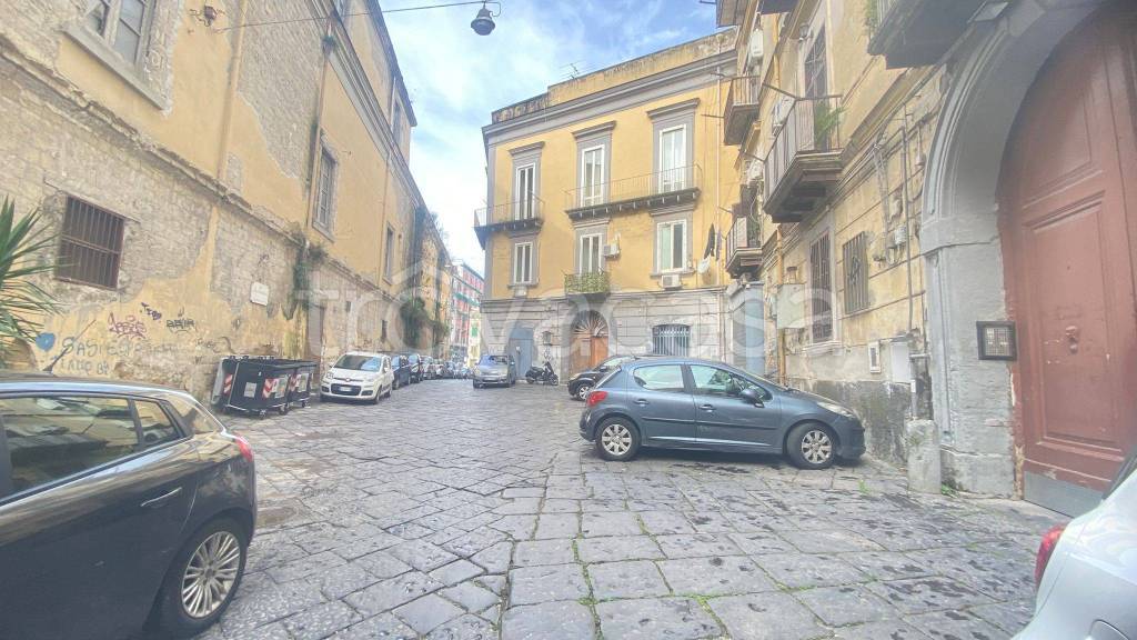 appartamento in vendita a Napoli in zona Mercato