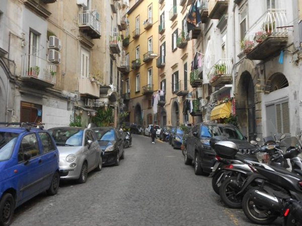 appartamento in vendita a Napoli in zona Avvocata