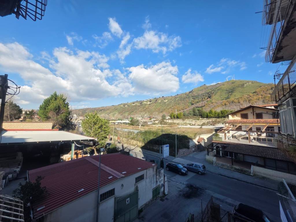 appartamento in vendita a Napoli in zona Pianura