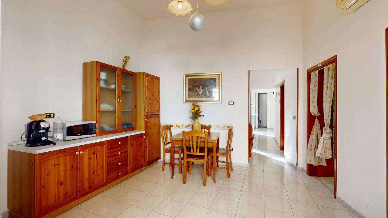 appartamento in vendita a Napoli in zona Stella