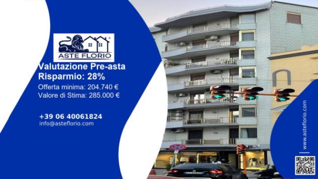 negozio in vendita a Napoli in zona Chiaia