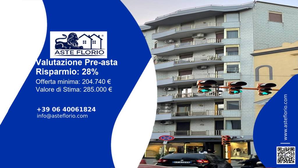 negozio in vendita a Napoli in zona Chiaia