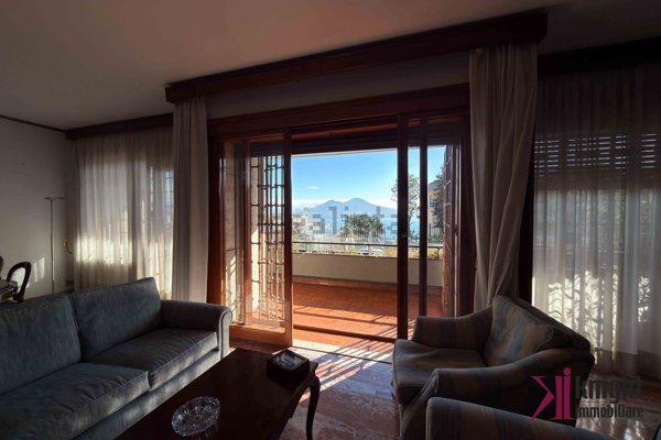 appartamento in vendita a Napoli in zona Posillipo