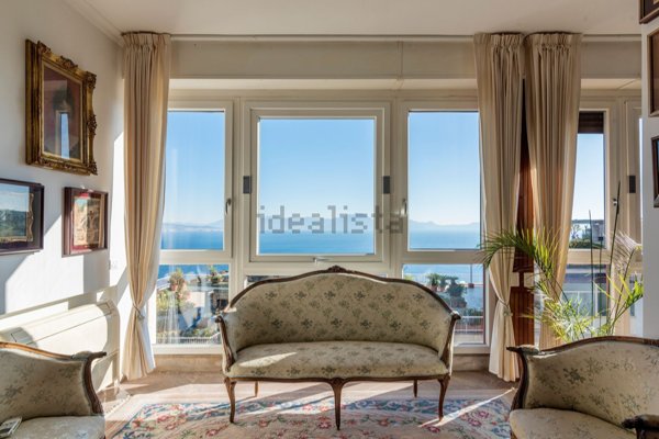appartamento in vendita a Napoli in zona Posillipo