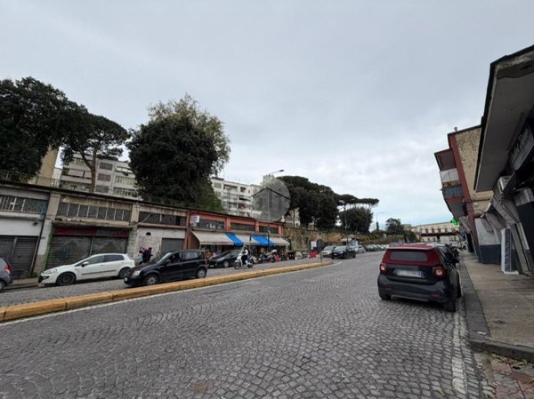 appartamento in vendita a Napoli in zona San Carlo all'Arena