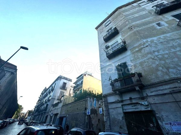 appartamento in vendita a Napoli in zona San Carlo all'Arena
