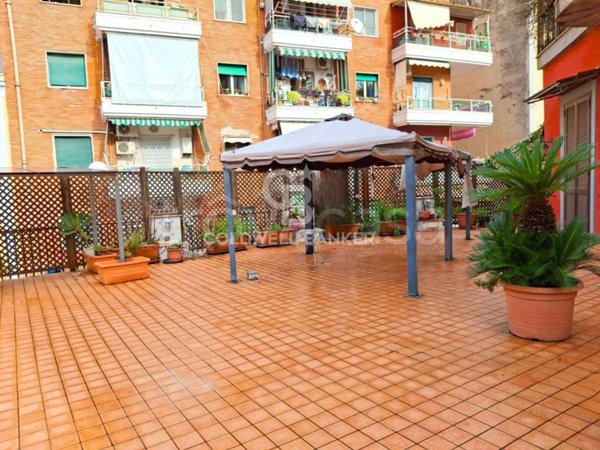 appartamento in vendita a Napoli in zona Mercato