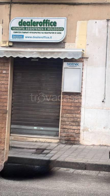 negozio in vendita a Napoli in zona Fuorigrotta