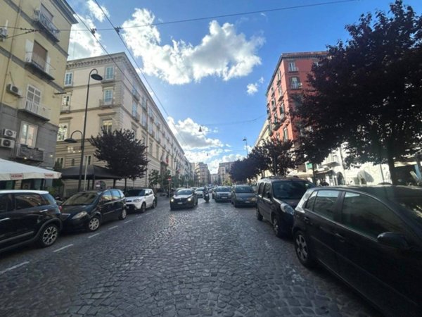 ufficio in vendita a Napoli in zona Mercato