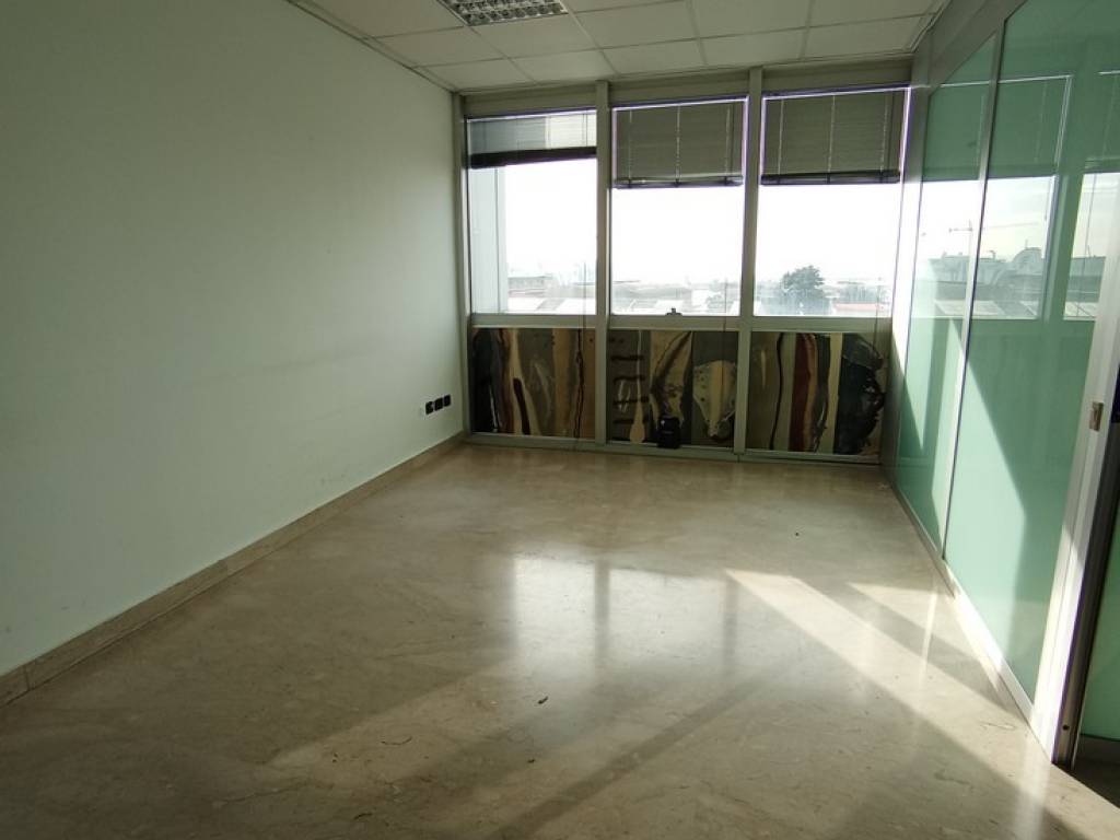 ufficio in vendita a Napoli in zona Porto