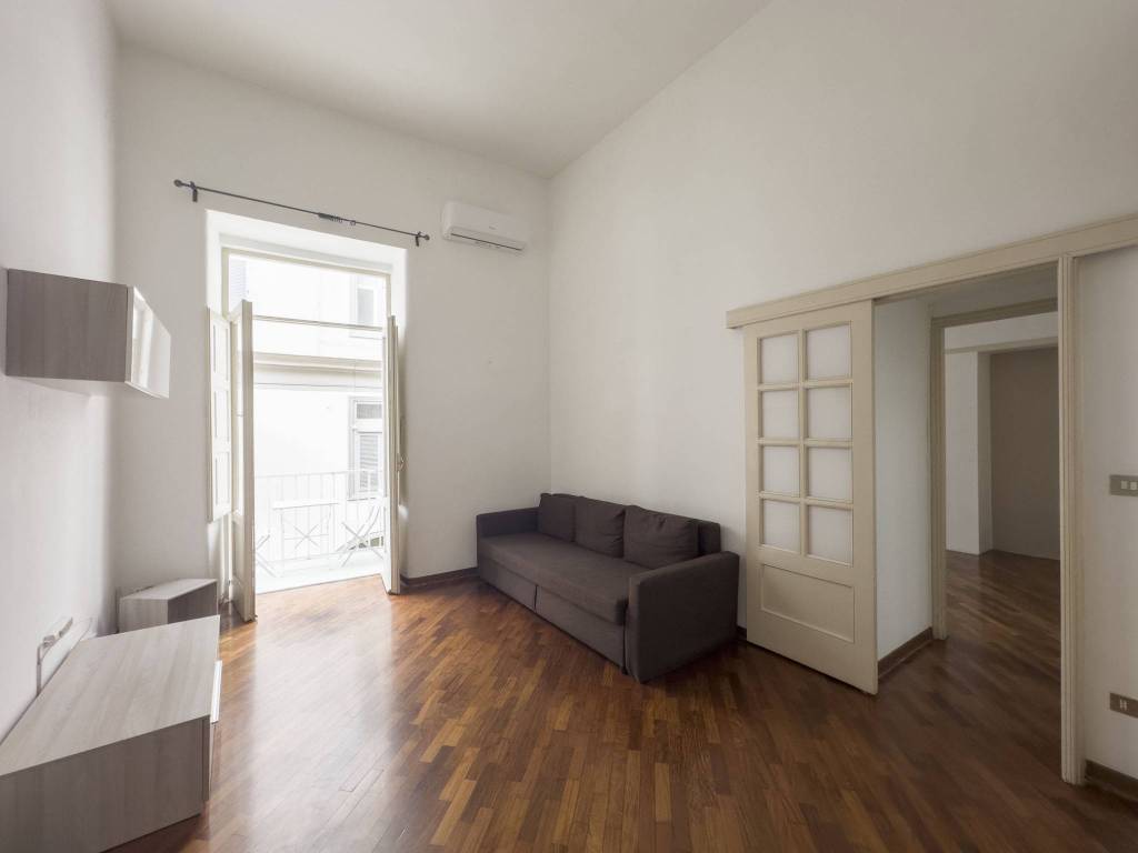 appartamento in vendita a Napoli in zona Chiaia