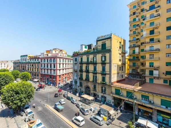 appartamento in vendita a Napoli in zona Stella