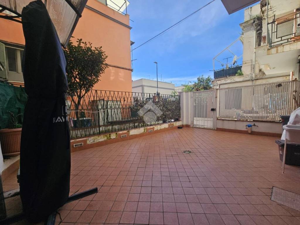 appartamento in vendita a Napoli in zona Bagnoli