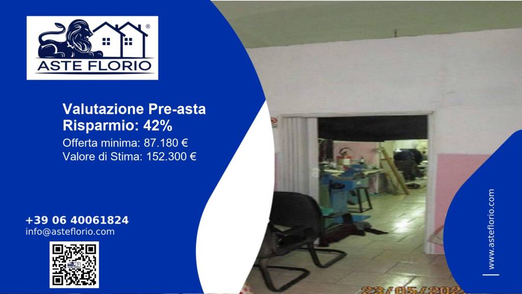 negozio in vendita a Napoli in zona San Carlo all'Arena