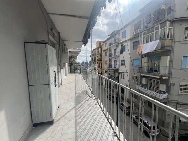 appartamento in vendita a Napoli in zona San Carlo all'Arena